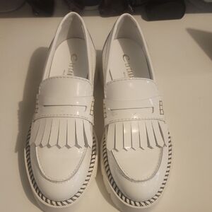 La Canadienne Richie Fringed Loafer In White Size 6.5